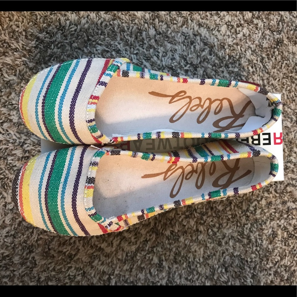 BNIB Rebels striped Rascal Flats